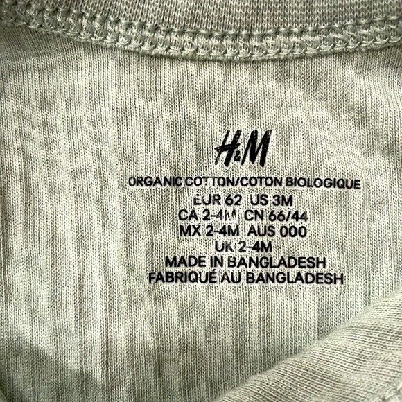 H&M light green adjustable fit long sleeve bodysuit set - Picture 5 of 9